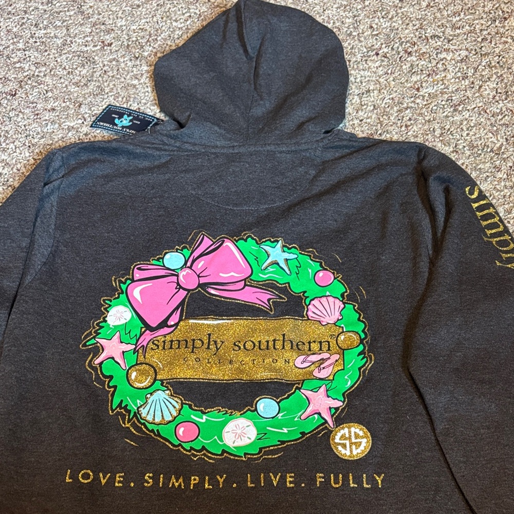 New Simply Southern Charcoal Gray Hoodie with Christmas Wreath Shells Starfish